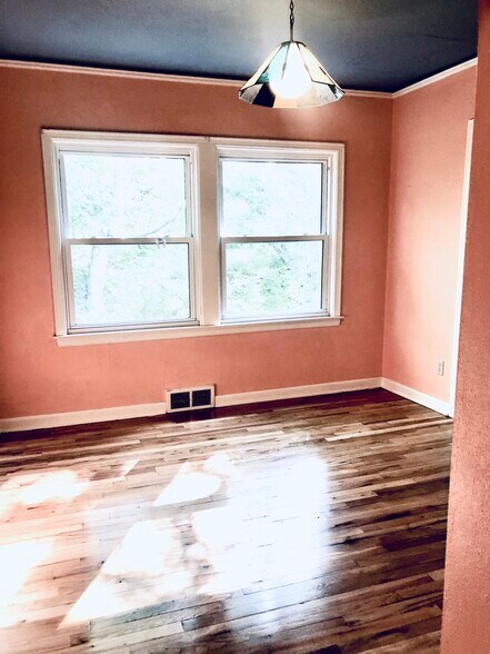 Building Photo - 705 Morningside Dr