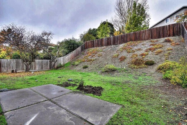 Building Photo - 221 San Marin Dr