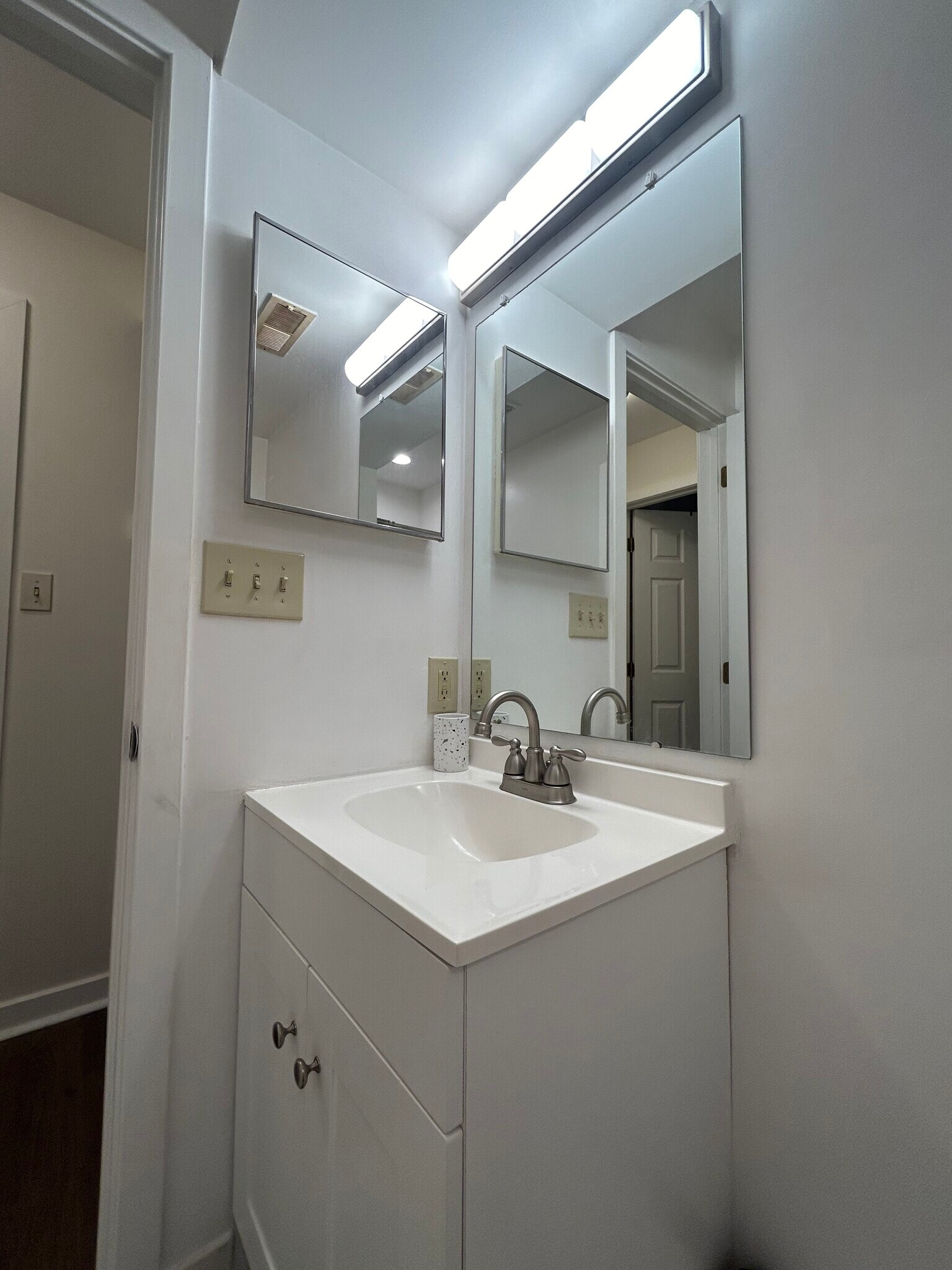 Building Photo - 4003 Eastview Ln