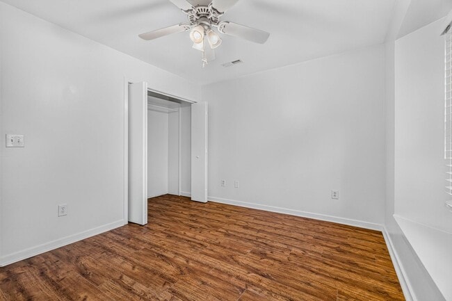 Building Photo - 138 River Breeze Dr