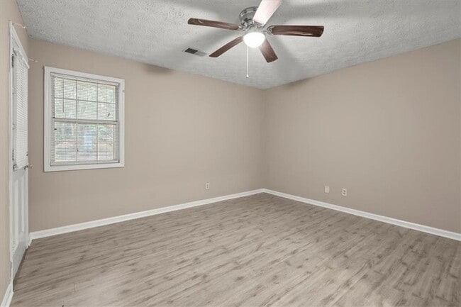 Building Photo - 326 Farm Pl Ct NE