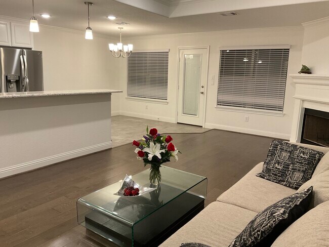 Building Photo - 1824 Town Creek Cir