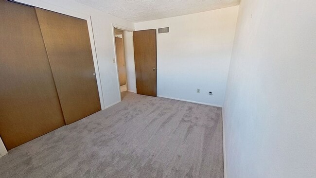 Building Photo - Townhouse Living in York Township with Garage - MOVE IN SPECIAL