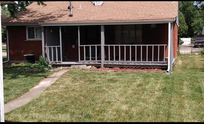 Building Photo - 2800 S 10th Ave