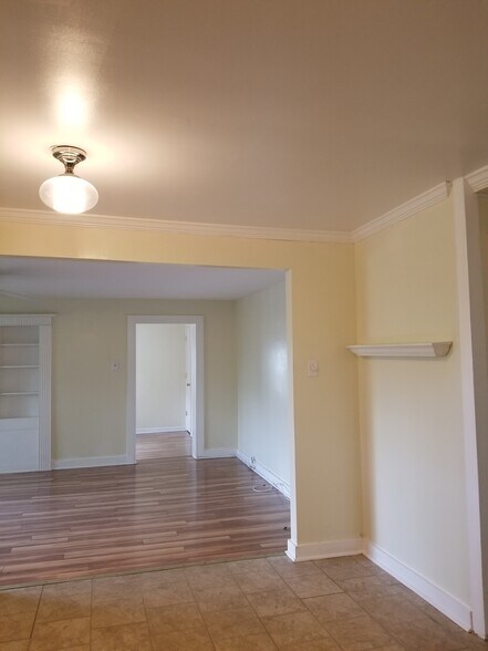 Building Photo - 30 Hobson Ave