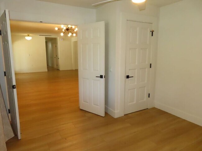 Building Photo - 29710 Vallejo Ave