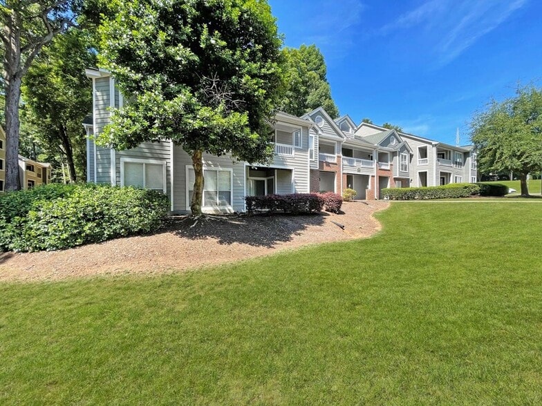 Building Photo - Lexington Farms Apartments