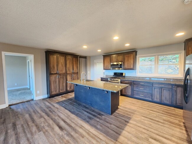 Building Photo - Well Maintained Swannanoa Rental! 2 BEDROOM/2 BATHROOM + BONUS ROOM