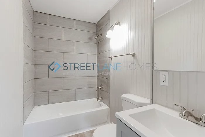 Building Photo - 3235 N Euclid Ave