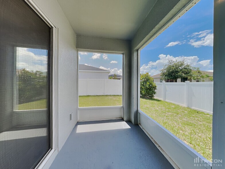 Building Photo - 921 Kingfisher Dr
