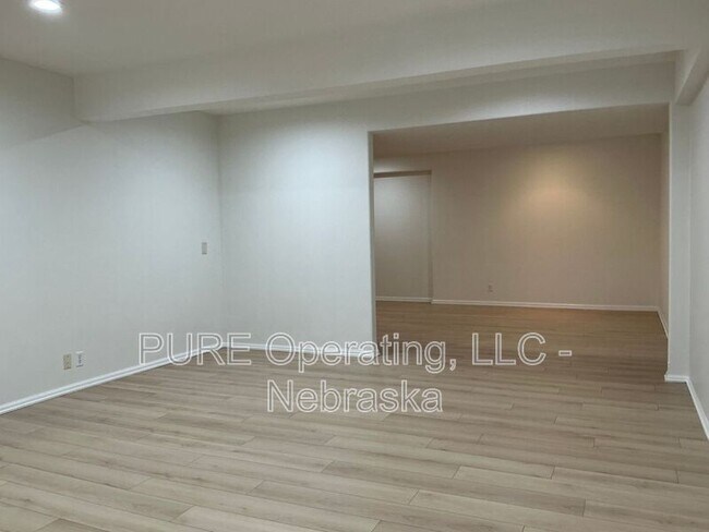 Building Photo - 15527 Mason Cir