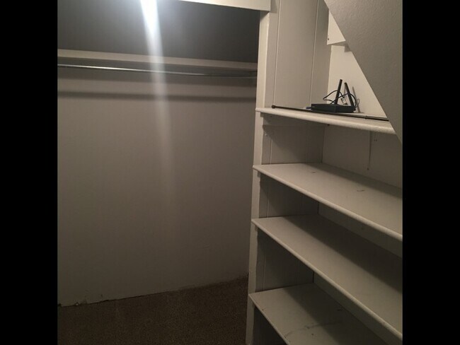Building Photo - 705 500 N