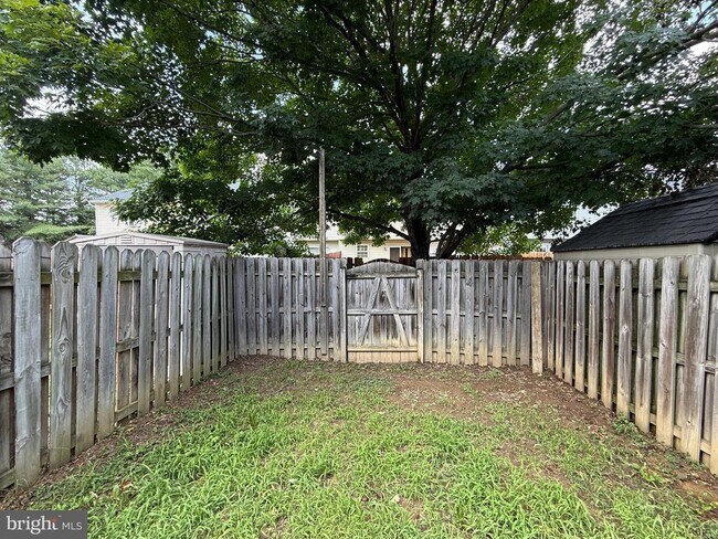 Building Photo - 10506 Boxmeer Ct