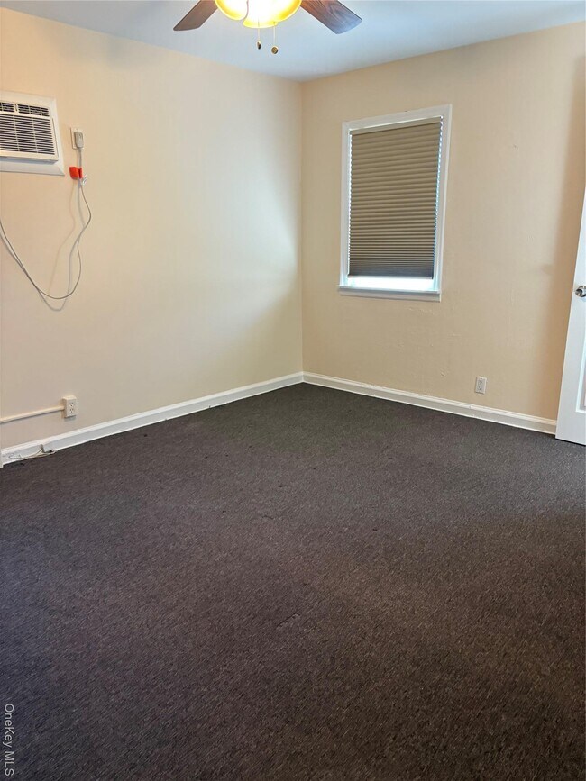 Building Photo - 514 E Park Ave