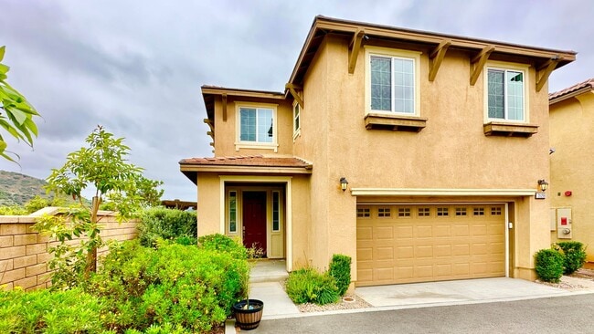 Building Photo - Beautiful Two-Story Home in the Newer Community of Horse Creek Ridge in Fallbrook!