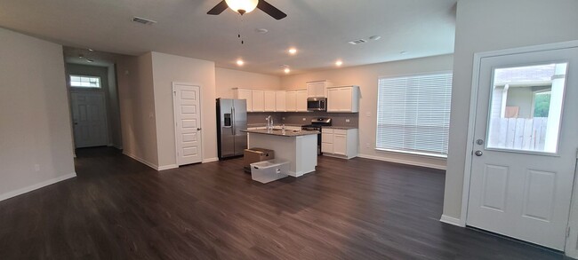 Building Photo - 4 Bedroom House in Sterling Ridge