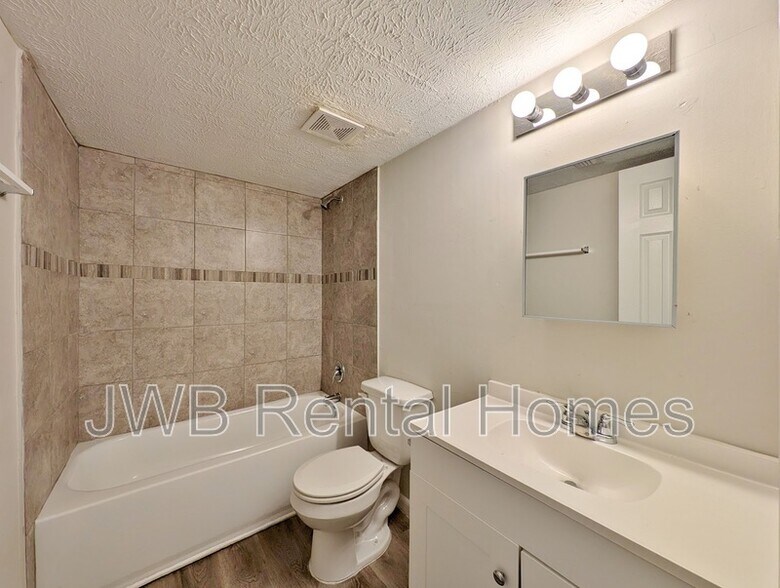 Building Photo - 7201 Arlington Expy