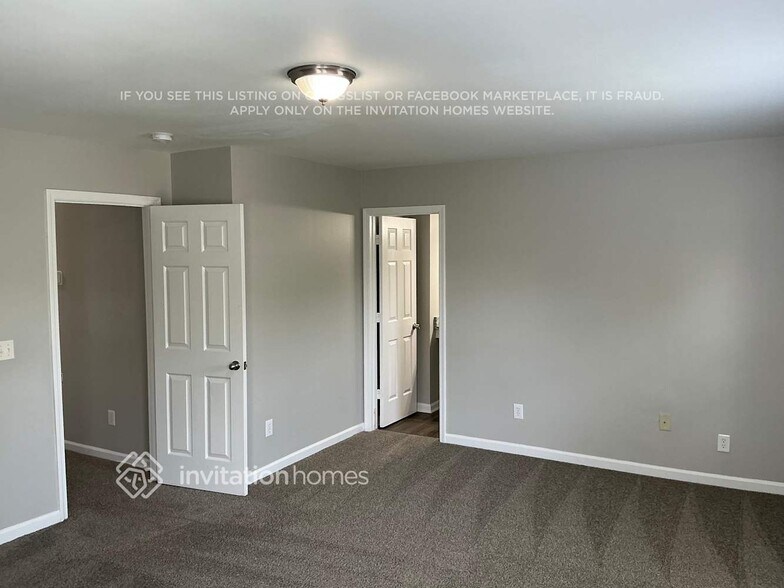 Building Photo - 325 Palmdale Ct