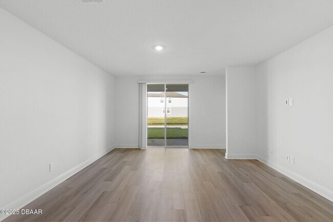 Building Photo - 105 Pitching Wedge Dr