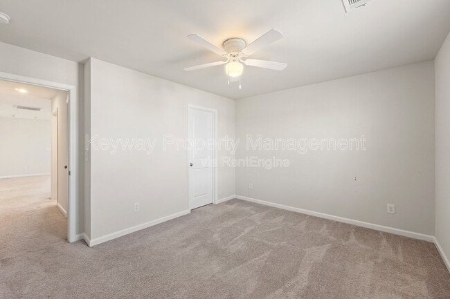 Building Photo - 651 Manitou Cir