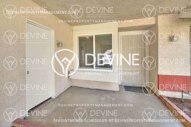 Building Photo - 2638 S Virginia Way