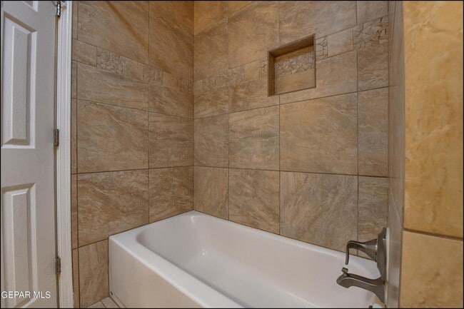 Building Photo - 424 Stonebluff Rd