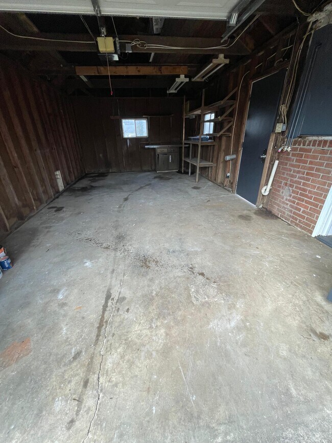 Building Photo - 1205 Bradbury Cove