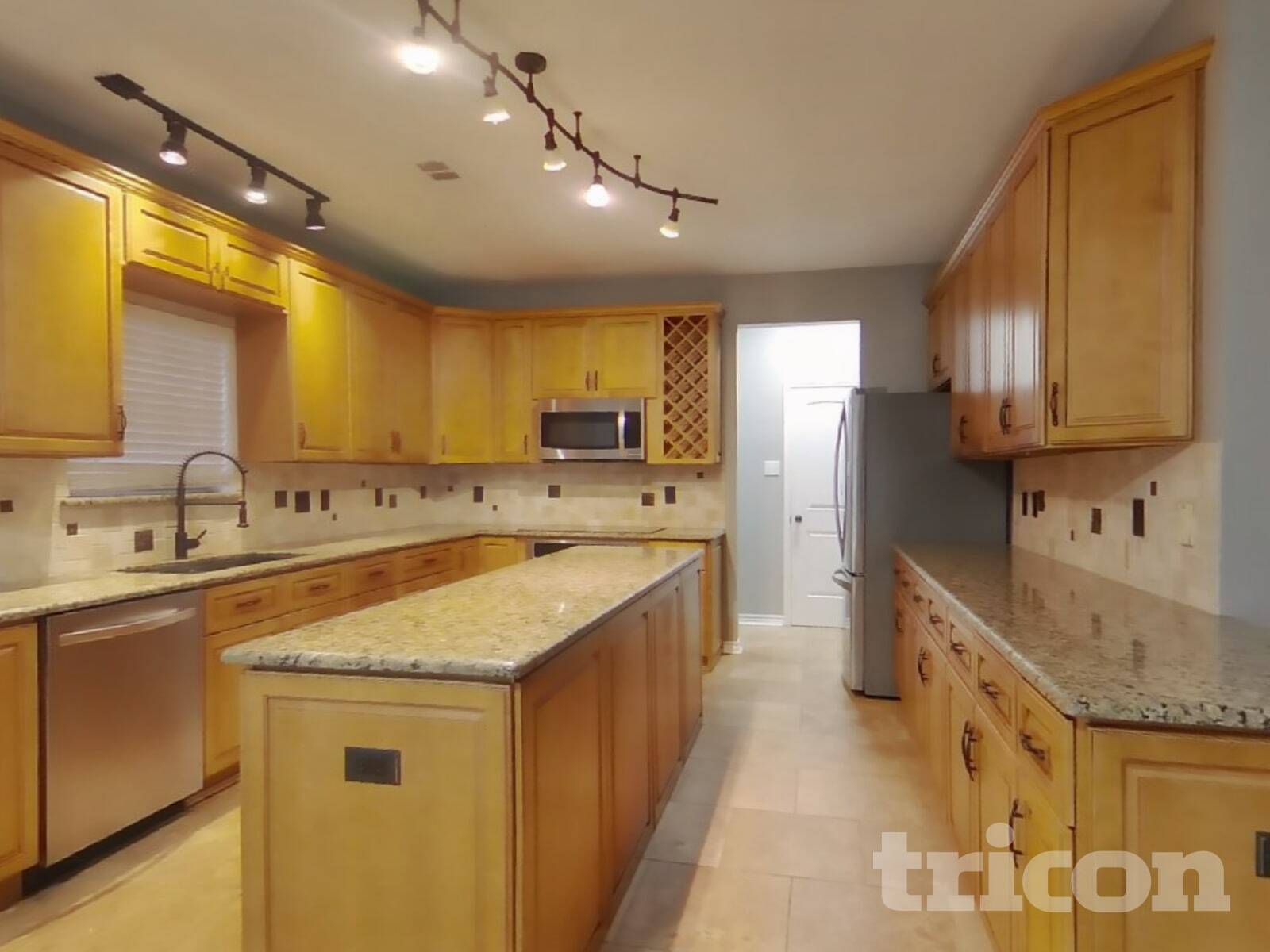 Building Photo - 2309 Green Creek Dr