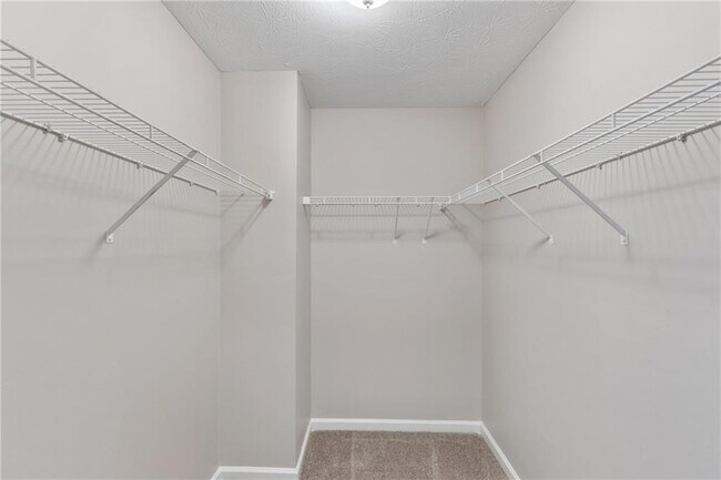 Building Photo - 3228 Diamond Blf