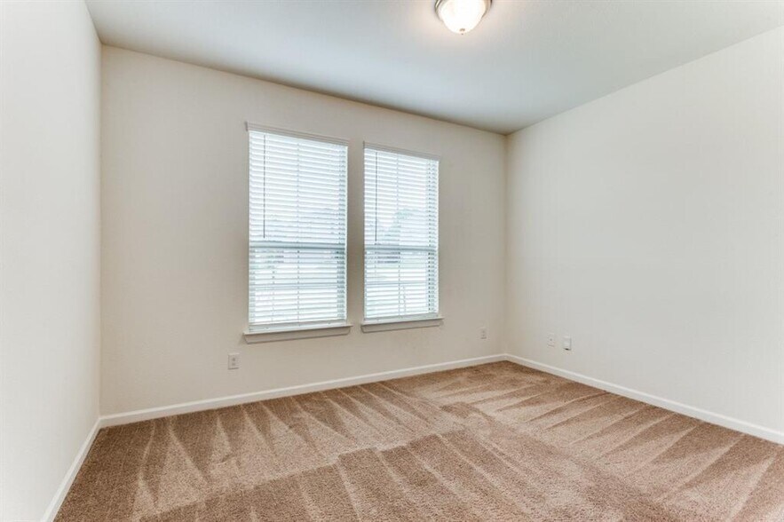 Building Photo - 5432 Wedge Wood Dr