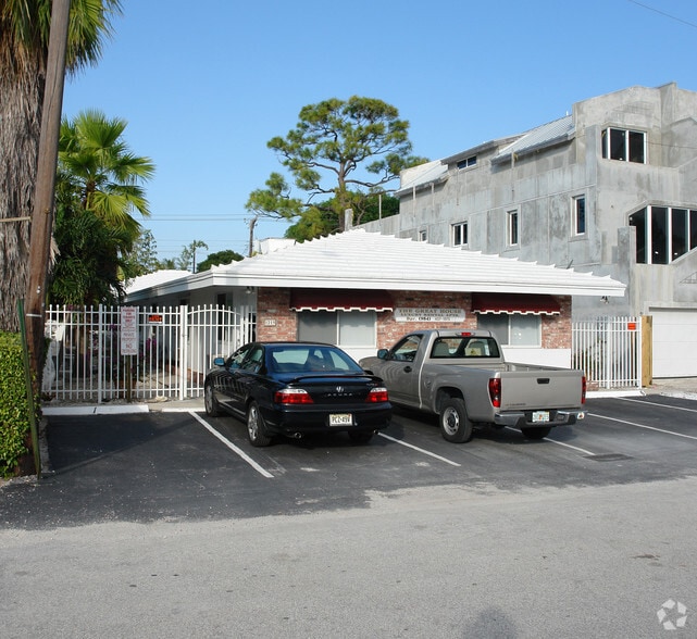 Primary Photo - 1219 NE 14th Ave
