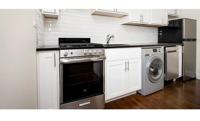 Building Photo - 918 Green Bay Rd