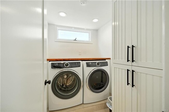 Building Photo - 6312