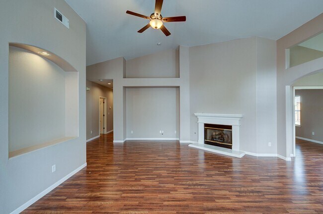 Building Photo - 2898 E Pryor Dr