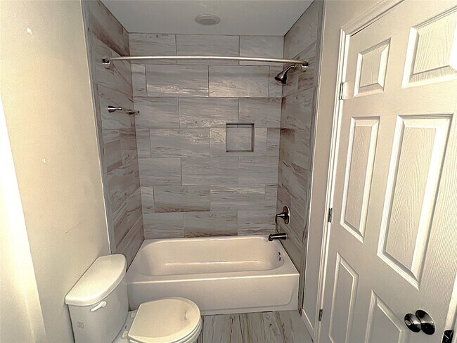 Building Photo - 3307 Golden Willow Dr