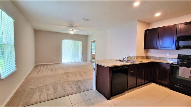 Building Photo - Carlton Lakes 3 bedroom/2 bath