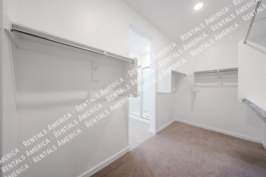 Building Photo - 40622 W Williams Way