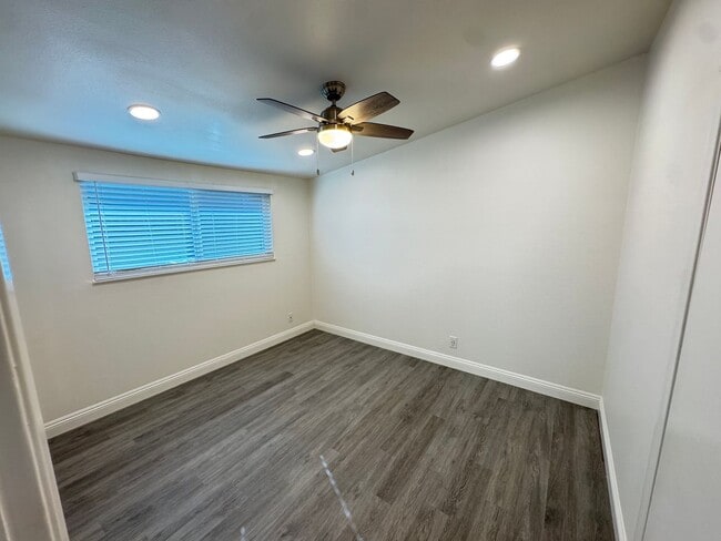 Building Photo - 253 Ogle St