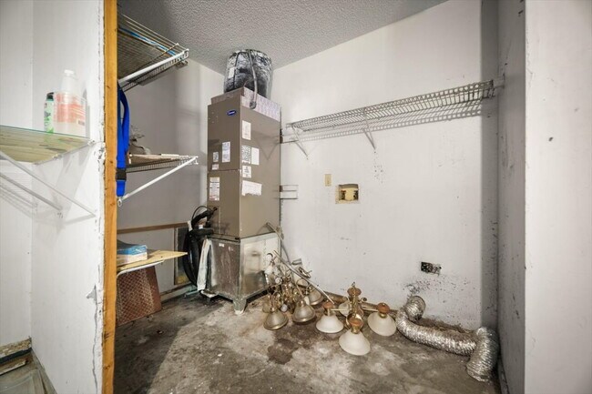 Building Photo - Charming 3-Bedroom, 2-bathroom Gem Awaits!