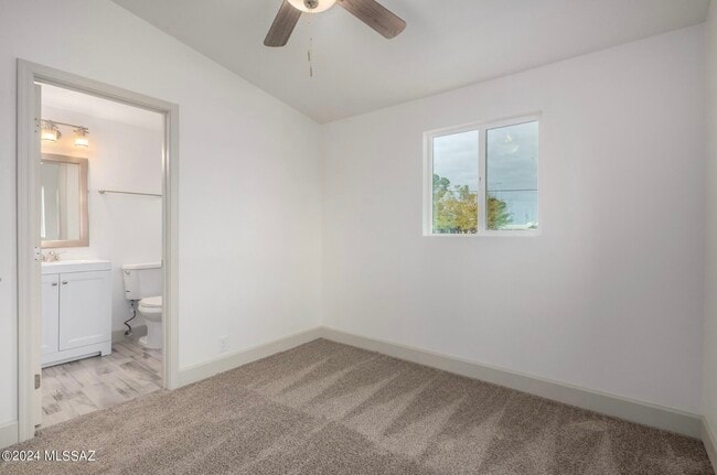 Building Photo - 6824 S Burcham Ave