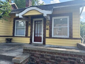 Building Photo - Wonderful 2 bed 2 bath in the heart of the...