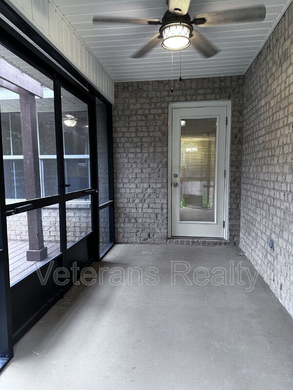 Building Photo - 14073 Fox Hill Dr