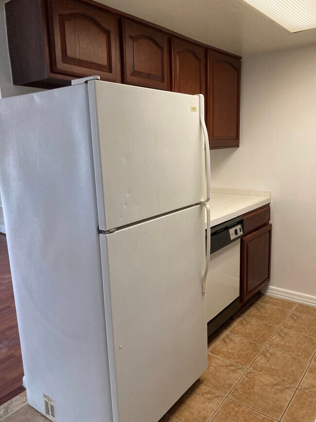 Other side of the kitchen - 730 Ohio Pike