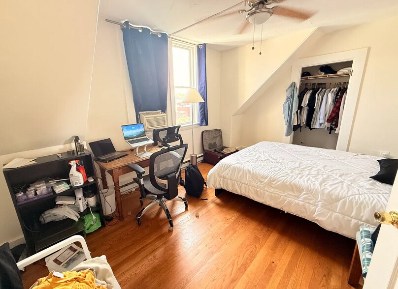 Building Photo - 202 Market St