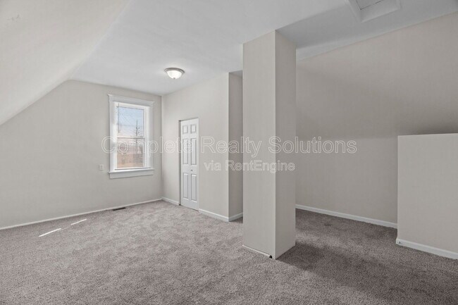 Building Photo - 6811 Etzel Ave