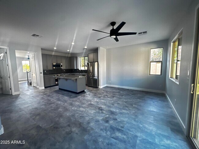 Building Photo - 3330 W Gran Paradiso Dr