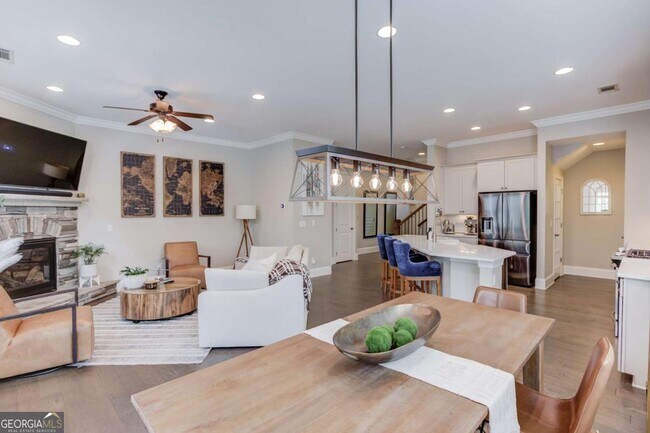 Building Photo - 1450 Edgebrook Ct NE