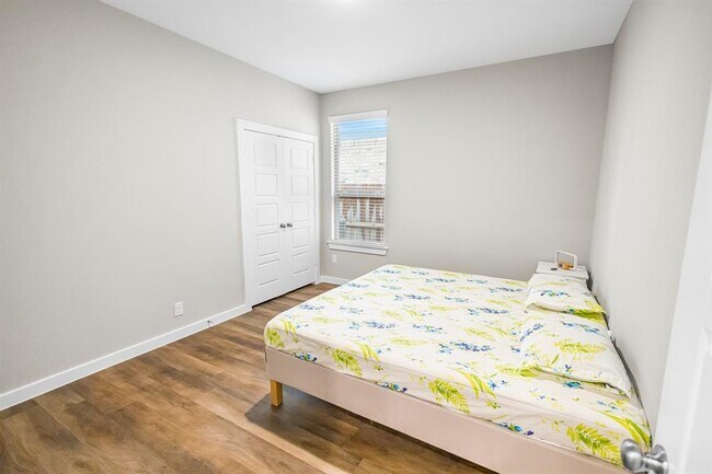 Building Photo - 8522 Sun Coral Dr