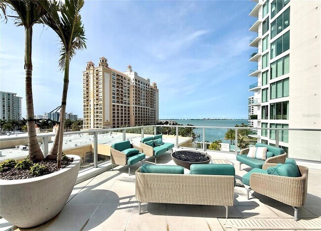 Building Photo - 301 Quay Cmn