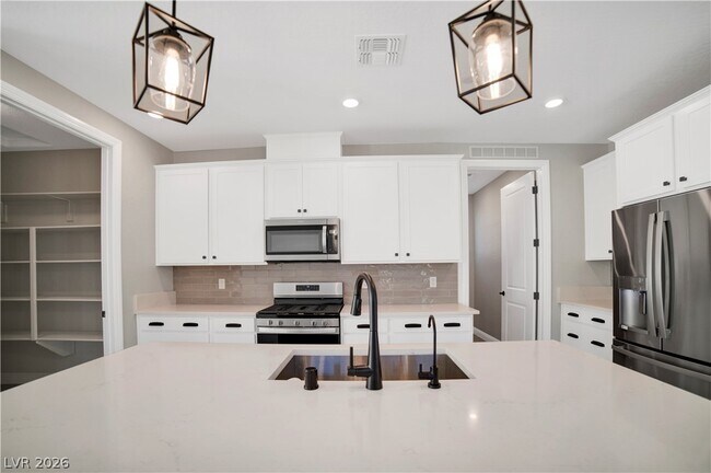 Building Photo - 36 Stone Blf Ln